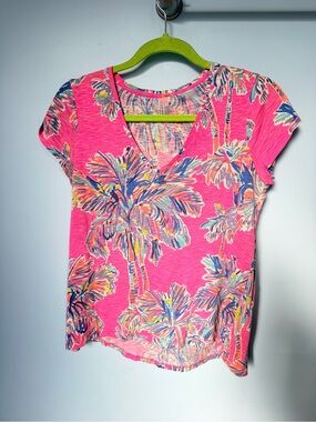 Lilly Pulitzer Etta V-Neck Top Pink Palm Tree Print Size XS